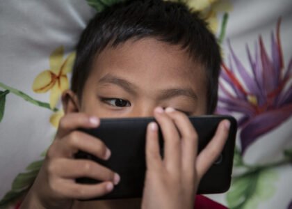 Digital Devices OK Even for Toddlers, Doctors Say