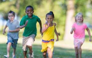 5 Ways Outdoor Play Enhances Cognitive Development